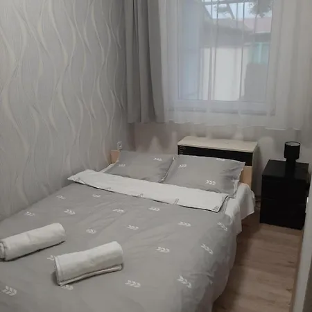Nikolett شقة